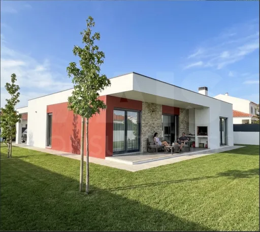 Terreno c/ Projecto & Alvará de Construção até 2028!