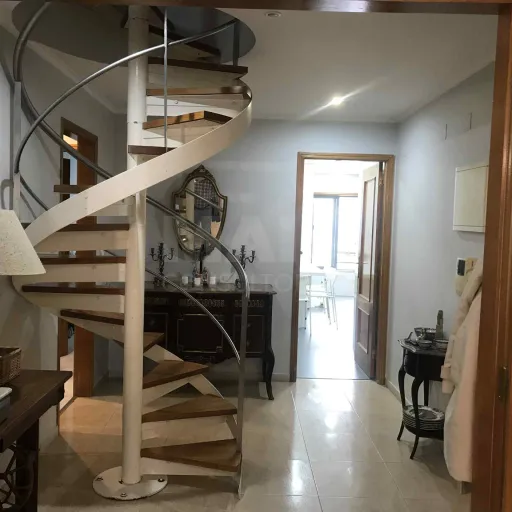 3+1 bedroom apartment in Montijo with parking space