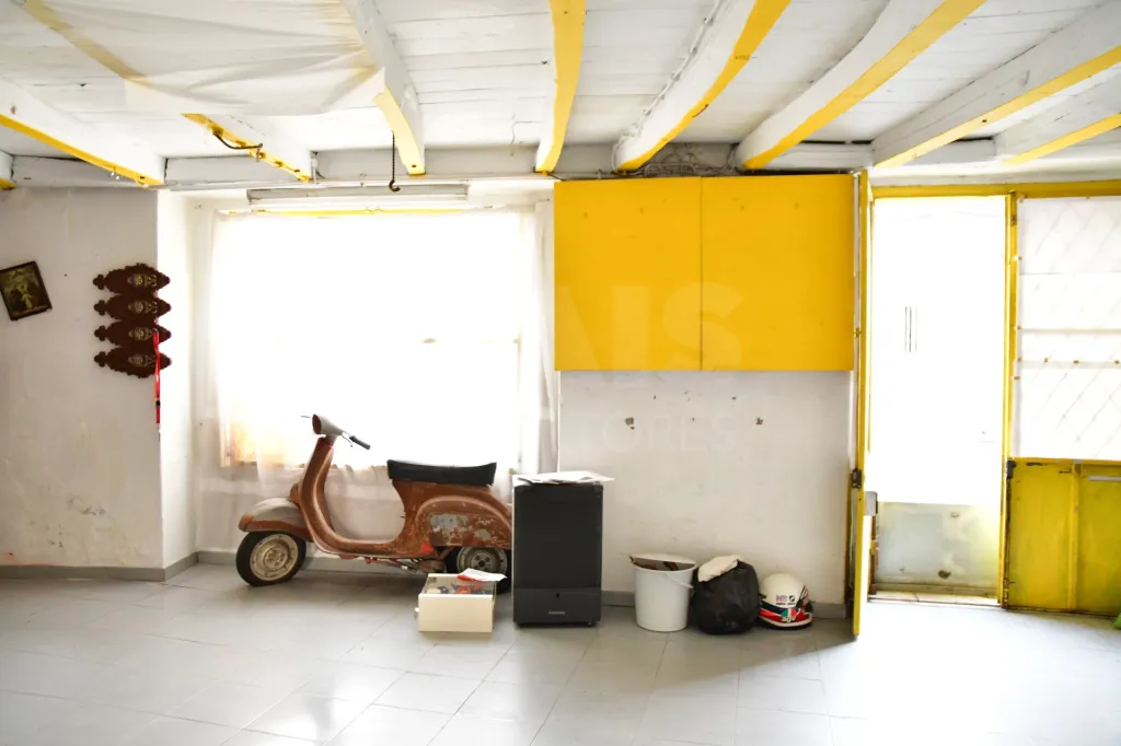 Store in the center of Aldeia da Merceana