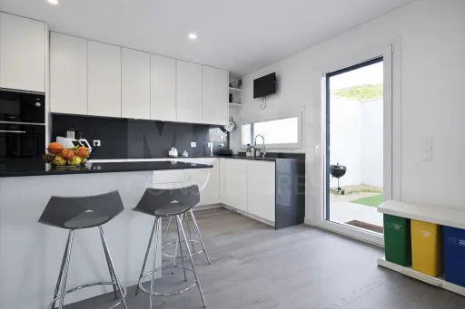 Moradia T4+1 Premium | Garagem | Terraços | Quintal