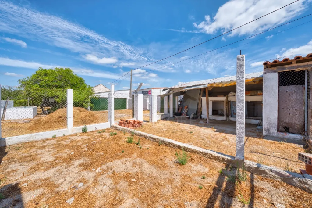 Moradia T4 Bi Familiar no Couço
