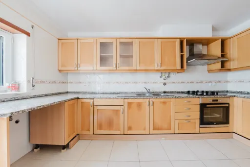 Apartamento T3 com garagem em Peniche