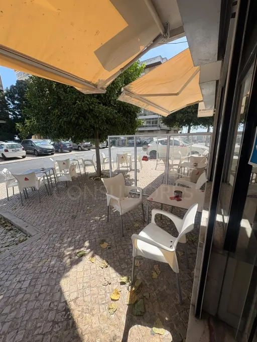 Trespasse de Cafetaria-Pastelaria em Bobadela