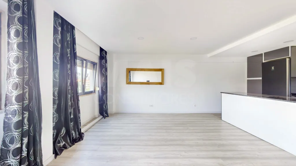 2-bedr. apartment with suite, very central in Odivelas