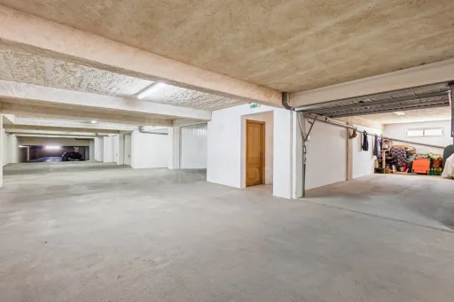 Luxury 3-bedroom apartment with garage and private terrace