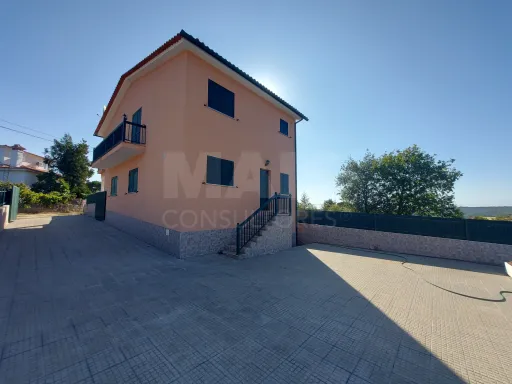 3 bedroom villa with pool in Côja