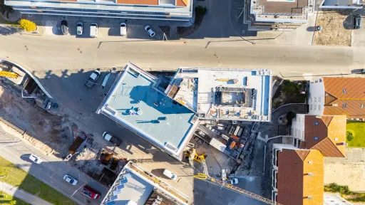 Apartamento T4 novo em prédio com piscina na Consolação