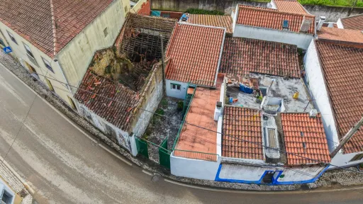 🏡 Moradia T1 com Terraço e Pátio