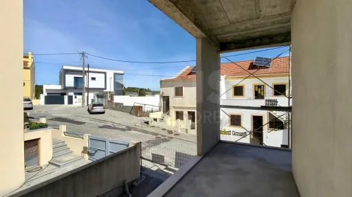 Moradia T4 c/ Suite, Jardim, Piscina & Parqueamento!