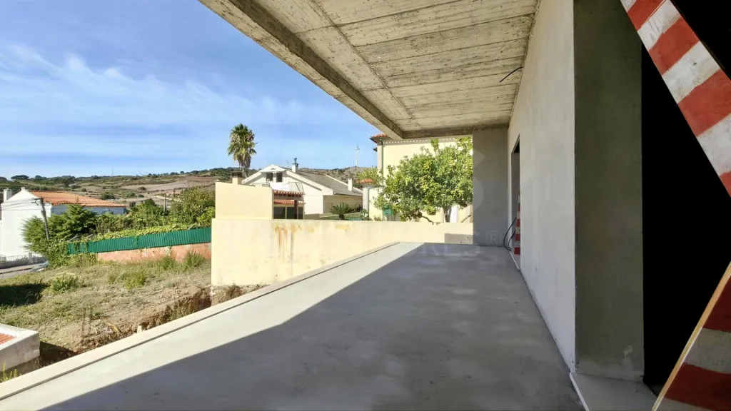 Moradia T4 c/ Suite, Jardim, Piscina & Parqueamento!