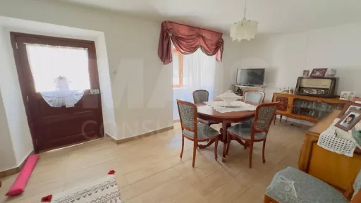 Moradia T5+1 Remodelada com Garagem, Anexo e Vista Panorâmica sobre o Campo -  Merendeiro - Lourinhã