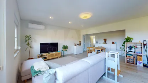 Apartamento T3 Remodelado com Vista para a Serra - Vila Franca de Xira