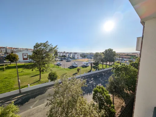 Arruda dos vinhos T2 com garagem e arrecadação