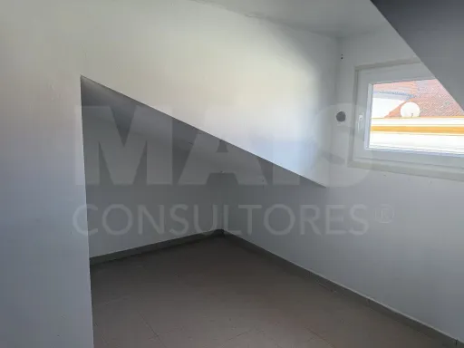 Já pensou em viver e trabalhar no sítio mais central de Arruda? 🍷✨