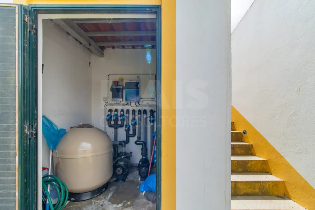 Moradia T4 com Piscina, Excelente Espaço Exterior em Carnota - Alenquer