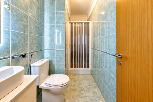 Apartamento T3 com elevador e lugar de garagem.