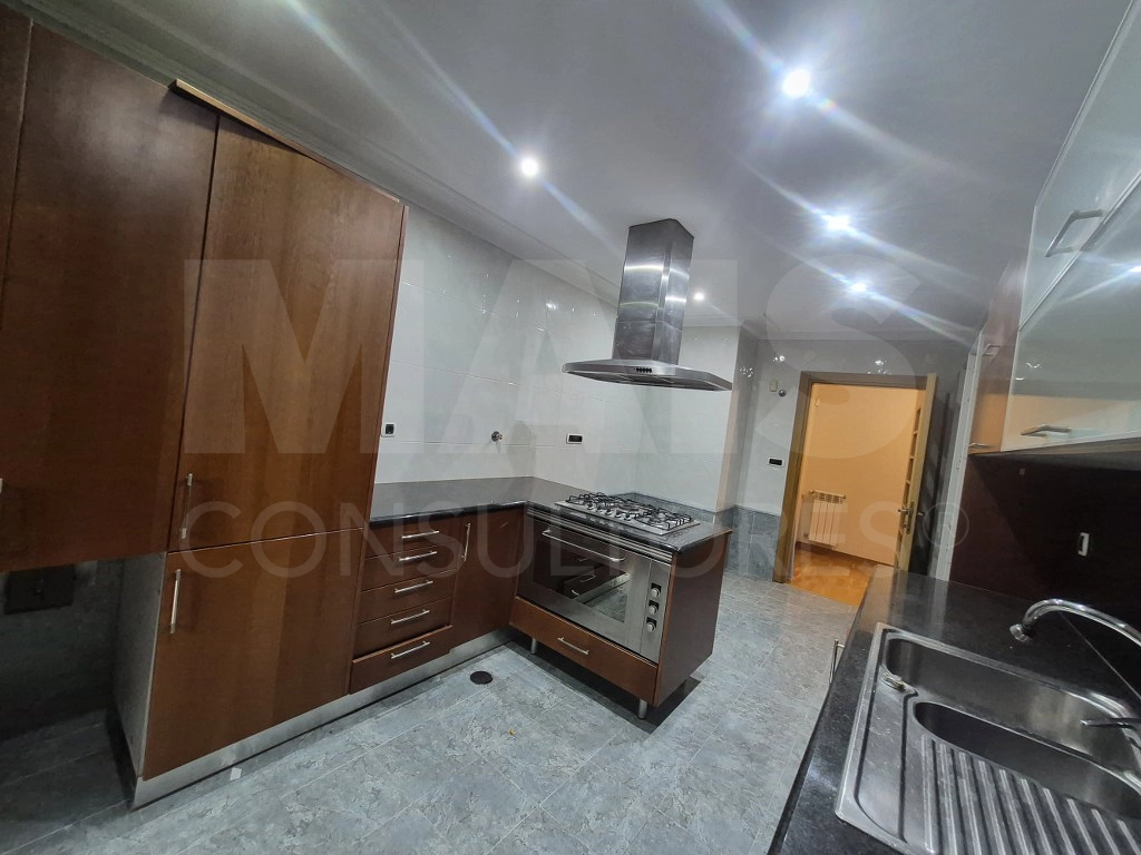 Exclusivo T2 em Condomínio Privado com Piscina