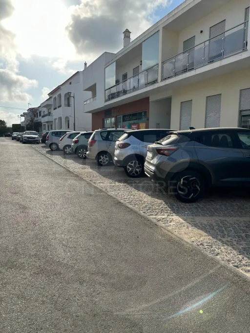 2-Bedroom Apartment in Porches