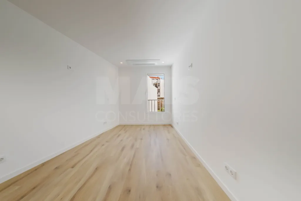 Apartamento T2 com 2 lugares de garagem