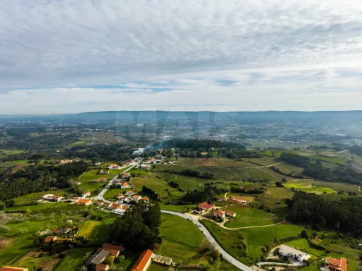 Terreno para construção de 2 Moradias