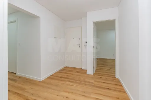 Fully refurbished 3-bedroom apartment | parking space, in Quinta da Piedade - Póvoa de Santa Iria