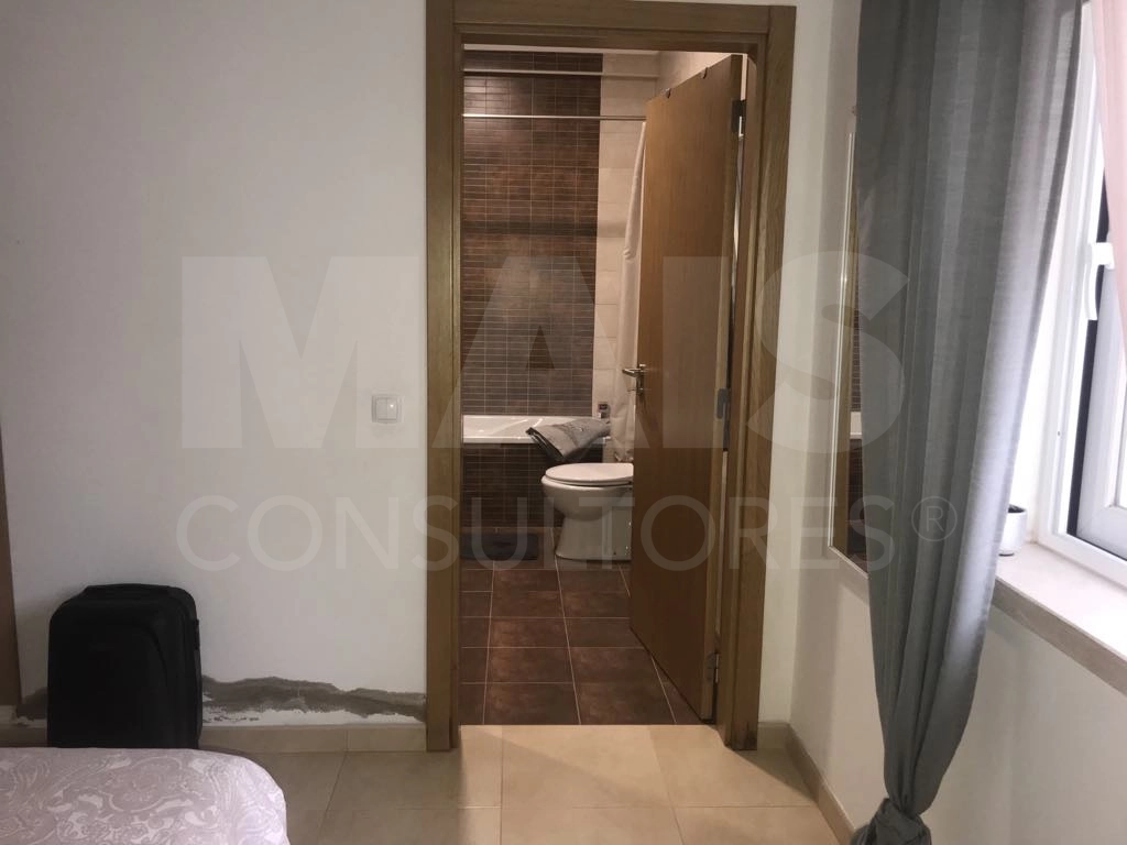 Excelente moradia T4 (4 suites) a 50 minutos de Lisboa