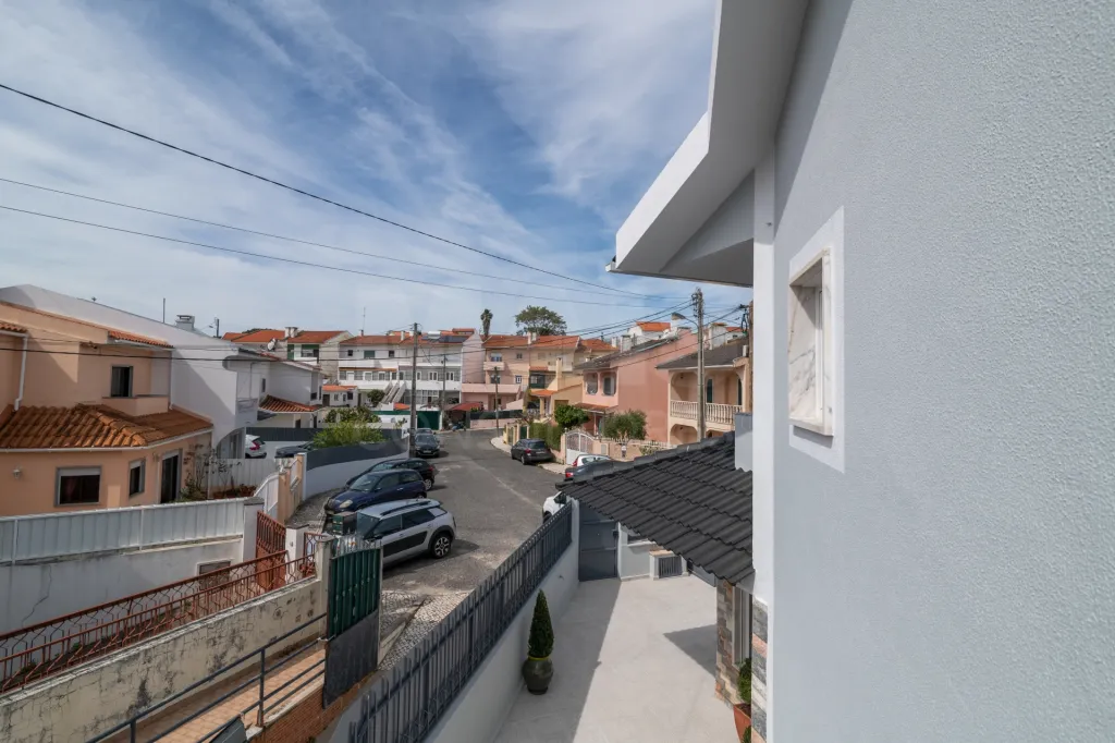 Moradia Isolada T4 Renovada — Abuxarda / Alvide, Cascais