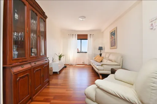 T3 Amplo em São Domingos de Rana com parqueamento