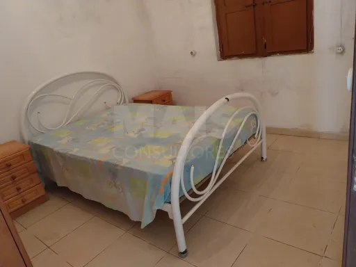 Moradia Bi Familiar para remodelar em Propriedade Horizontal