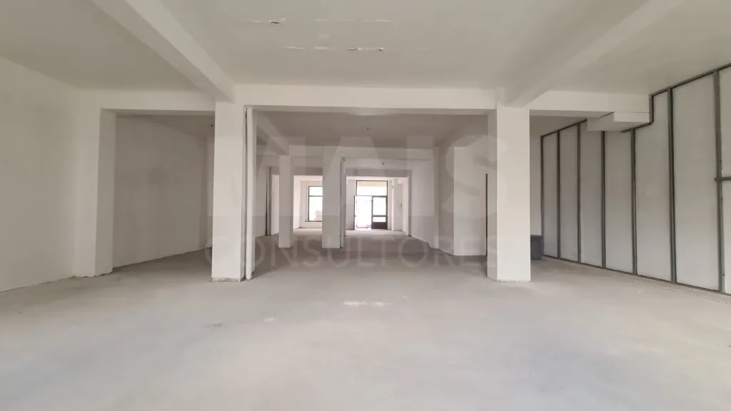 Loja para Transformação em Apartamento T3+1