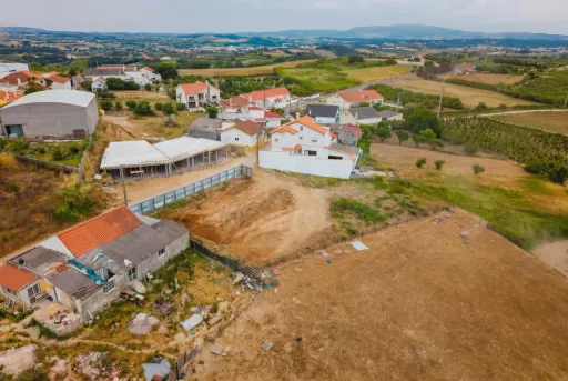 Moradia T4 em Banda com Cave | Construção Nova | Azambujeira dos Carros, Bombarral