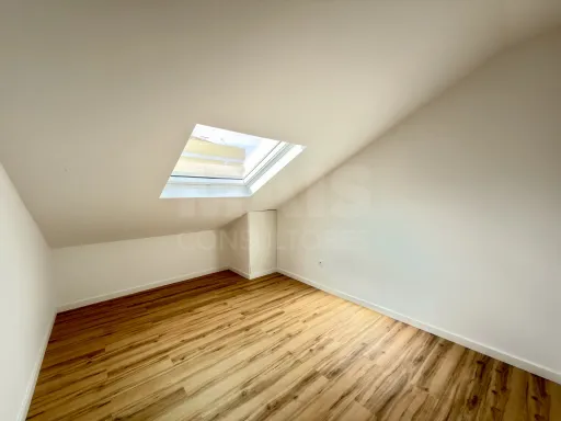 Moradia no coração de Peniche, totalmente renovada e com excelente potencial de investimento