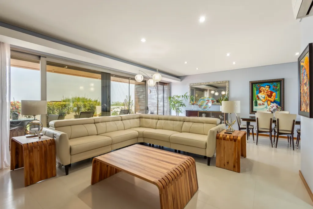 Moradia T4 com Vista Mar, Jacuzzi Panorâmico e Energia Solar | Lourinhã