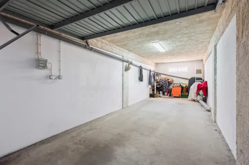 Luxury 3-bedroom apartment with garage and private terrace