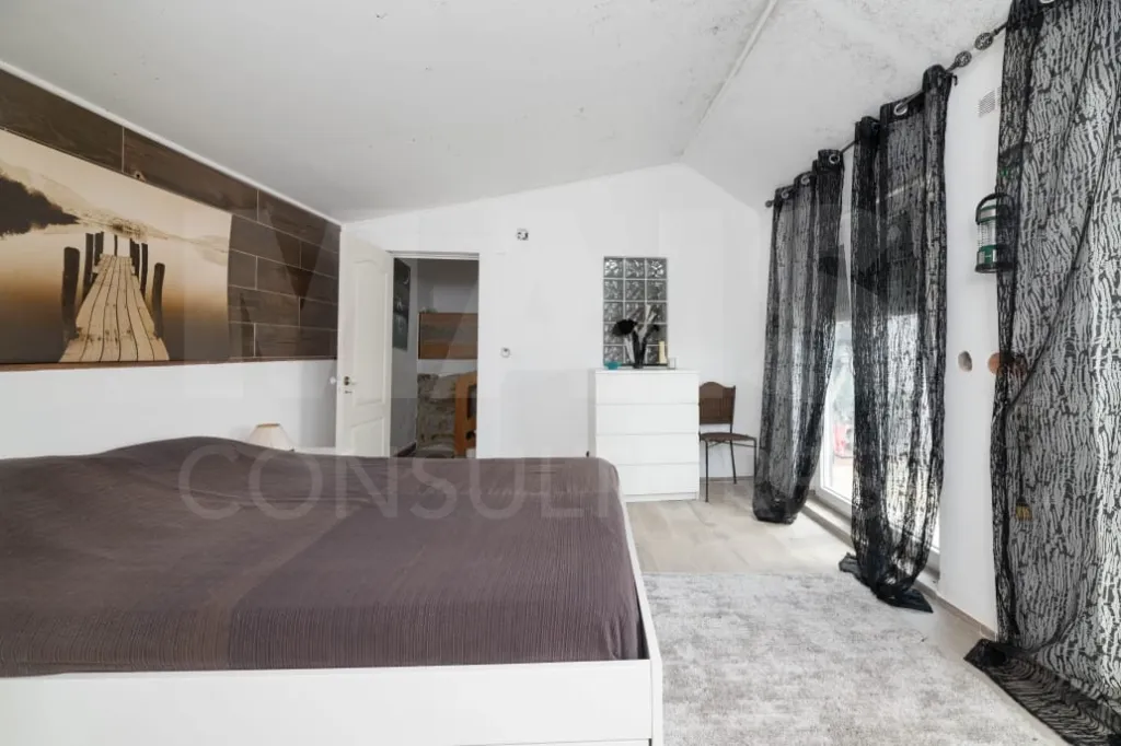 Moradia T1 Parcialmente Remodelada no casal das Andorinhas - Dois Portos