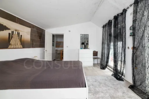 Moradia T1 Parcialmente Remodelada no casal das Andorinhas - Dois Portos