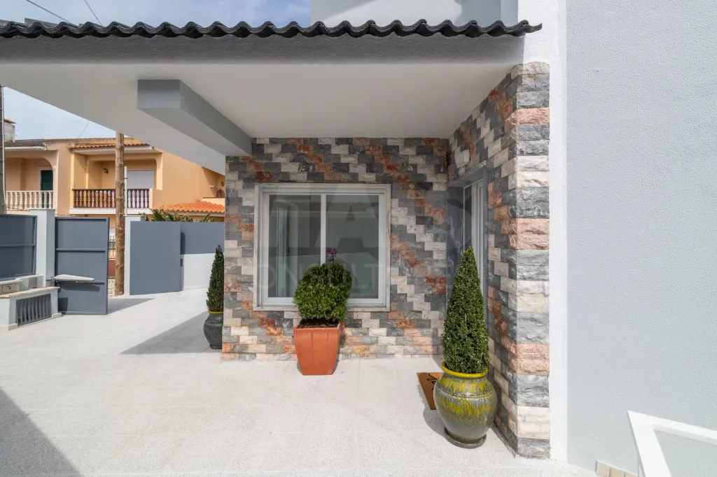 Moradia Isolada T4 Renovada — Abuxarda / Alvide, Cascais