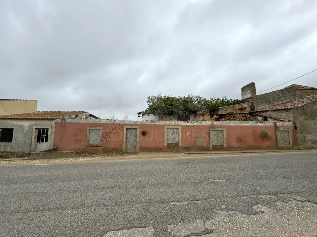Terreno com projeto para moradia T3 com garagem