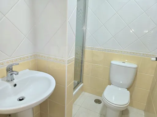 Moradia T4 com Terraço, Jardim e Garagem Fechada – Vale Maceira, Alfeizerão