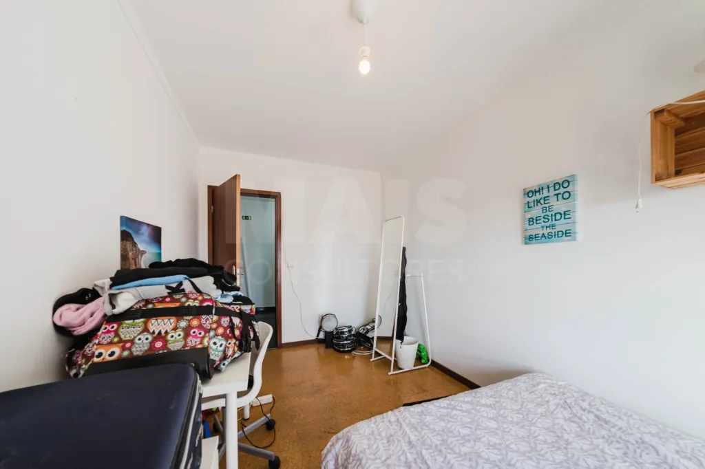 Apartamento T3 em Peniche com 110 m², perto do centro e da Universidade