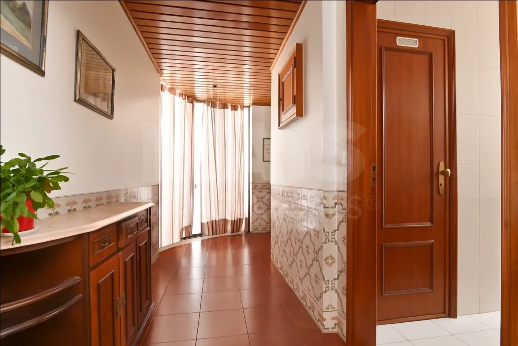 T3 Amplo em São Domingos de Rana com parqueamento