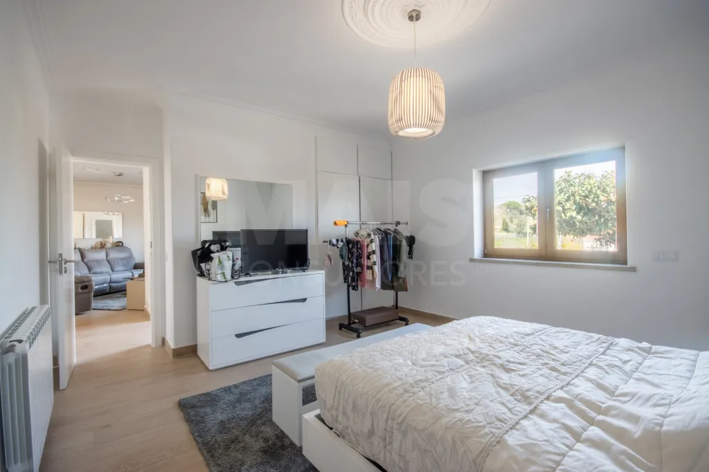Moradia T3+2 com piscina e jardim a 8km de Caldas da Rainha