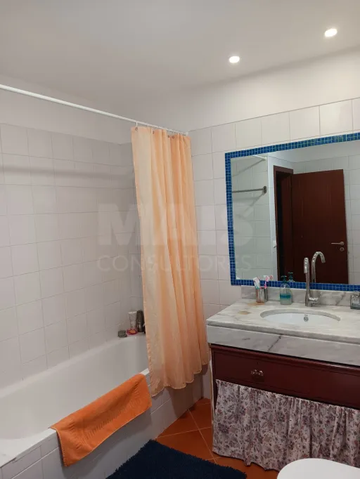 Moradia V2+1 isolada em Sítio das Lombas