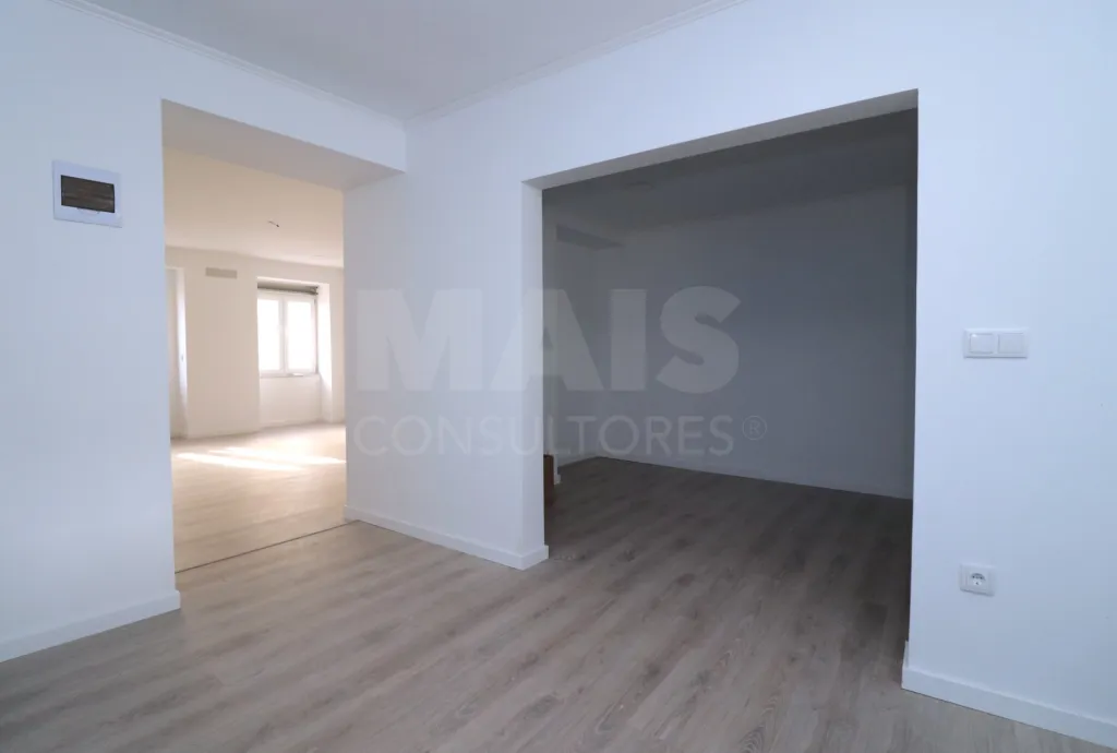 Moradia T3 Totalmente Remodelada, espaço exterior privado, em Salvaterra de Magos