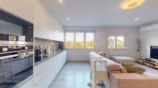 Apartamento T3 Remodelado com Vista para a Serra - Vila Franca de Xira