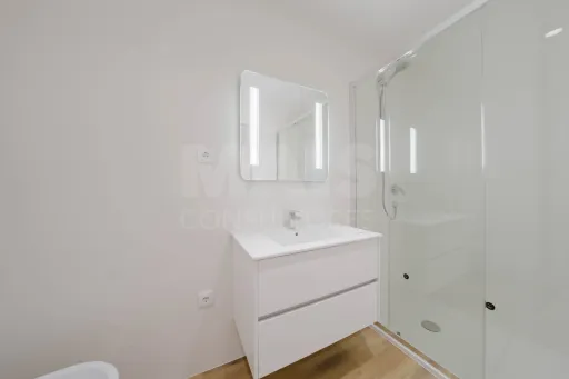 Apartamento T2 na Nazaré c/ 2 lugares de garagem