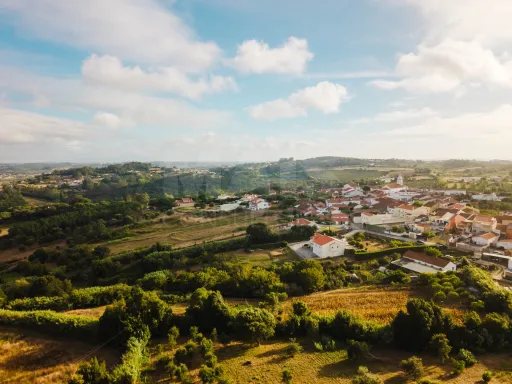 Moradia Geminada T3, Totalmente Remodelada