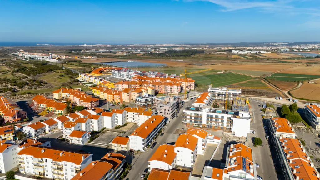 Apartamento T4 novo em prédio com piscina na Consolação
