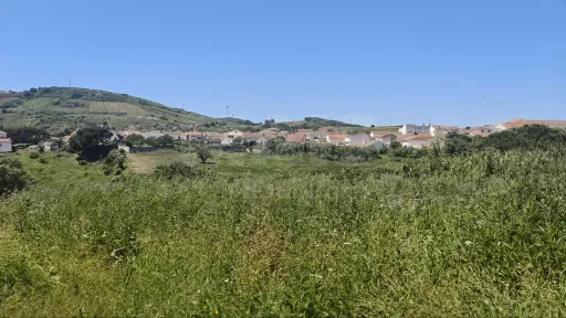 Terreno p/ Construção c/ 2.299m2 & Proj. Aprovado p/ Moradia T3 Térrea!