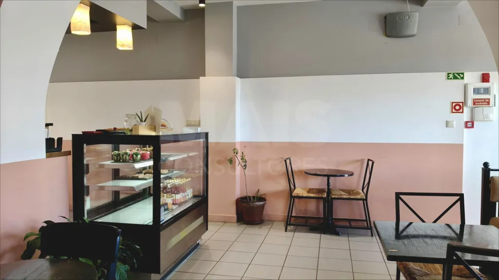 Trespasse | Rest. / Café em Pleno Funcionamento (Centro - Lourinhã)